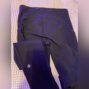 Lululemon leggings - cell phone thigh pocket